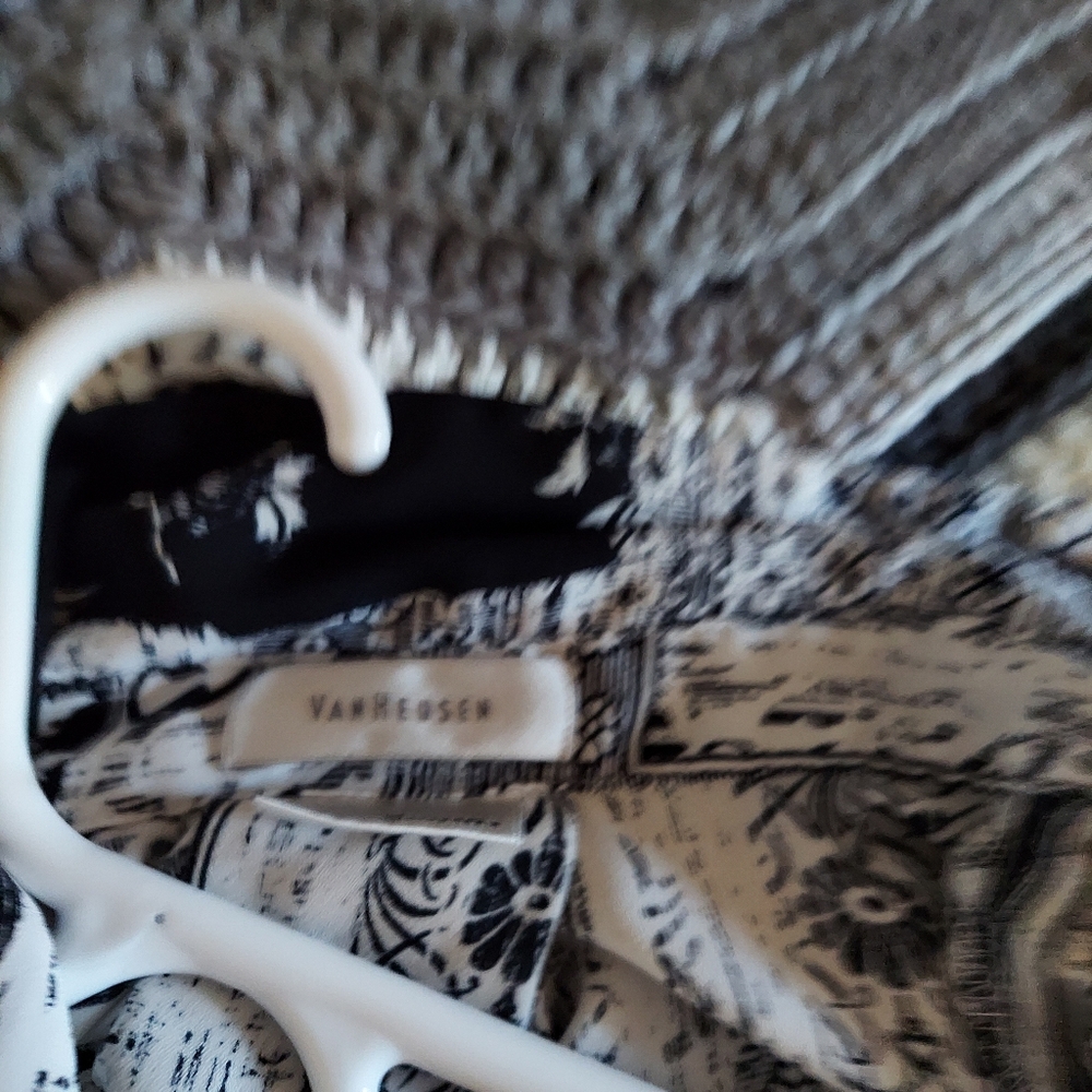 Blouse - Picture 2 of 2